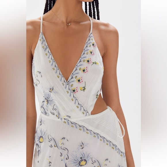 UO Jolene Embroidered Cutout Maxi Dress - Picture 2 of 4